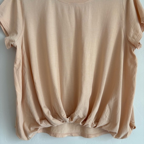 Lululemon Pleats and Thank You Short Sleeve in Ivory Peach
Size 6 - Picture 6 of 9